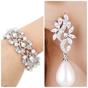 Earrings & Bracelet Combo Crystal/Pearl